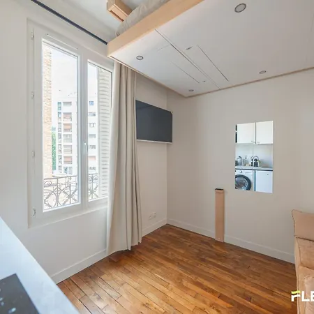 Cozy Near Buttes-chaumont 20e * Paříž